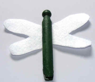 Dolly peg dragonfly craft for kids