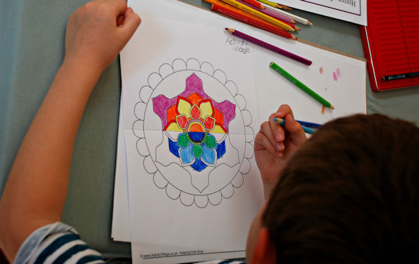 Creating a mandala divided into warm and cool colours