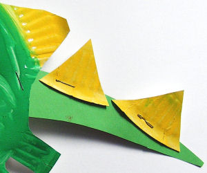 Paper plate stegosaurus - tail detail