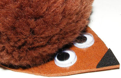 Pompom hedgehog detail