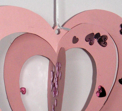 Twirly heart mobile detail