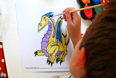 Painting a dragon with watercolours